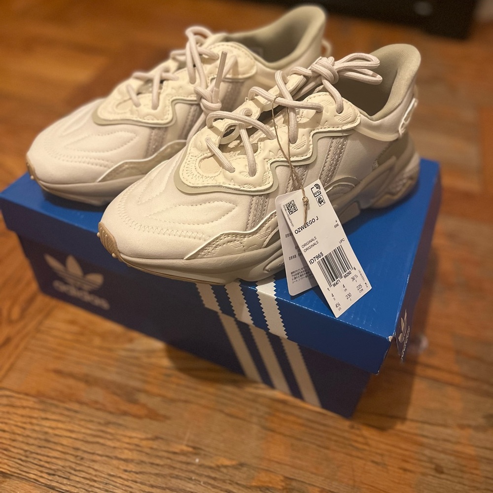 NEW ORIGINALS OZWEEGO SHOES KIDS